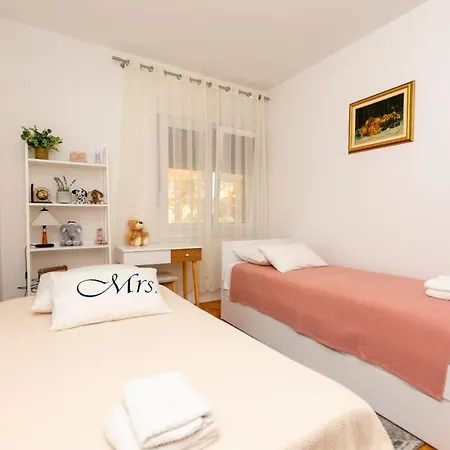 Tonia Apartment *